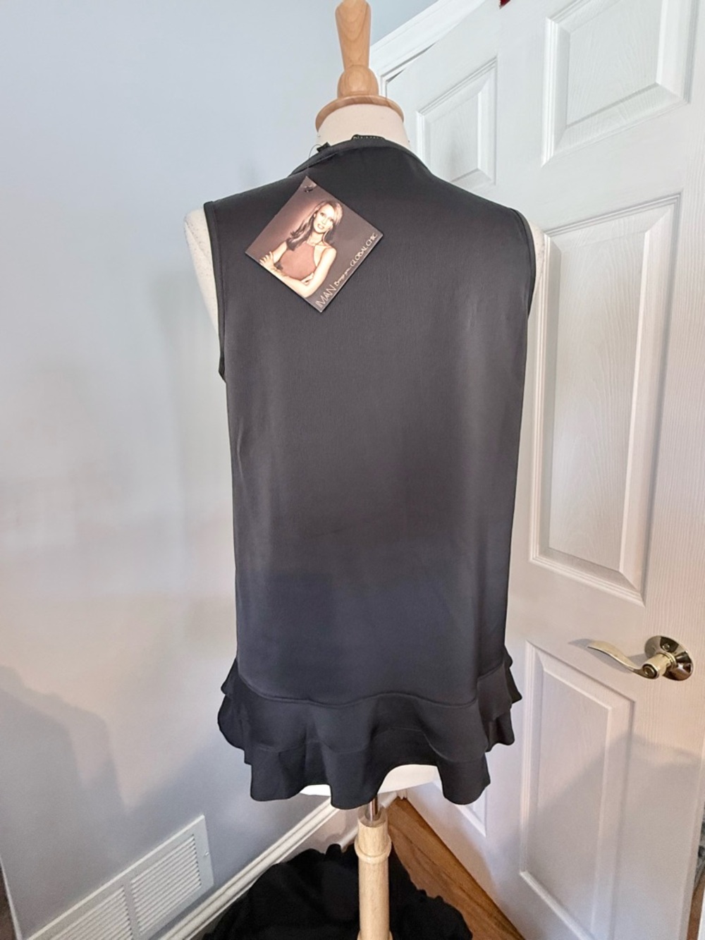 IMAN Ruffle Bottom Blouse - Picture 3 of 5